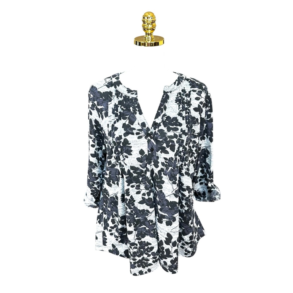 Womens Plus 1X Grey Black Floral Leaf Knit‎ Henley Roll Tab Sleeve Top Back Yoke
